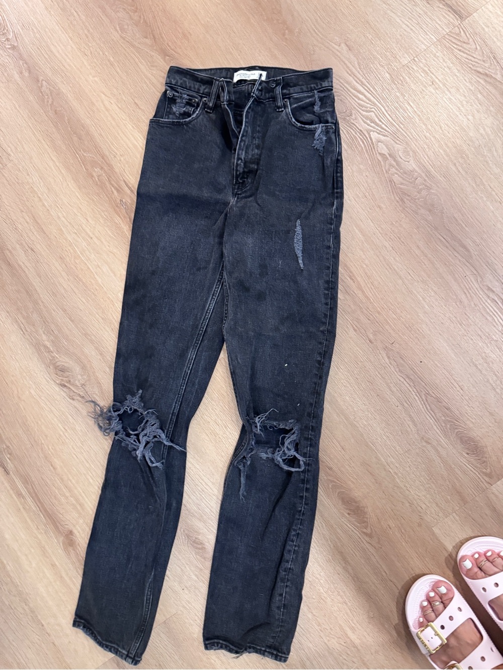 Abercrombie & Fitch Black High-Rise Distressed Jeans
